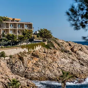 Eden Roc & By Brava Hotel